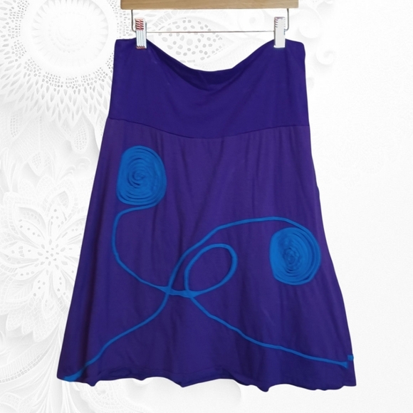 Za Zen Dresses & Skirts - Za Zen Purple Knit Skirt With Design